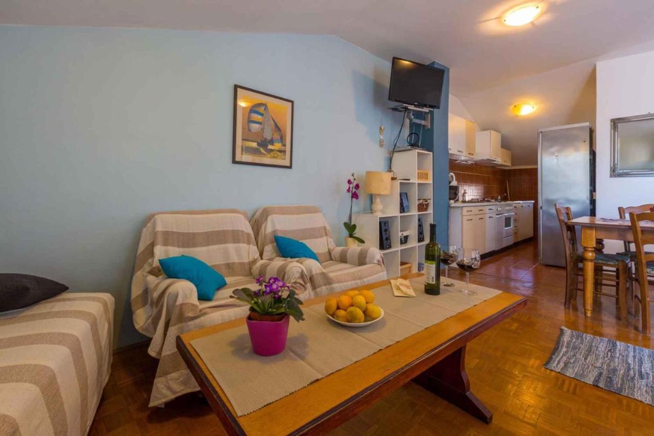 Apartment In Crikvenica 5600 Экстерьер фото