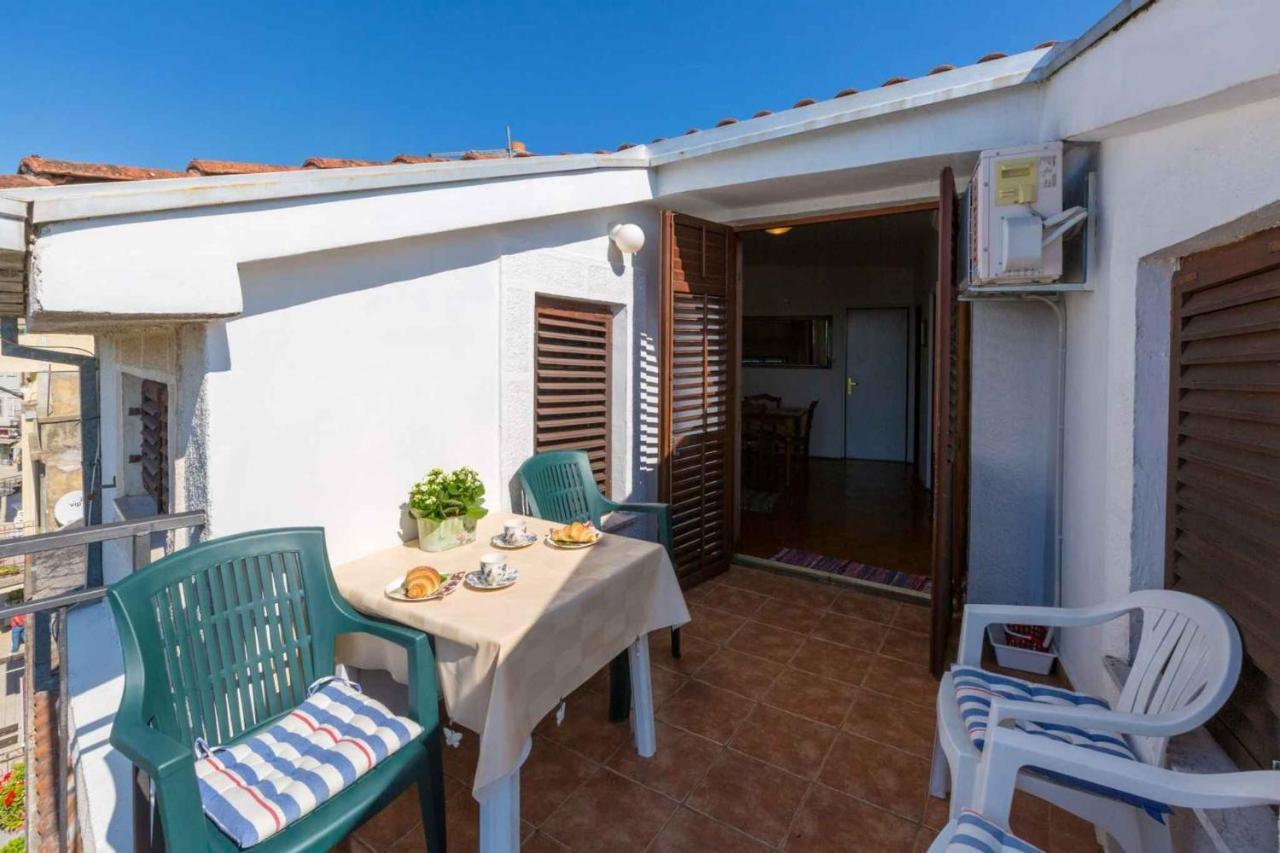 Apartment In Crikvenica 5600 Экстерьер фото
