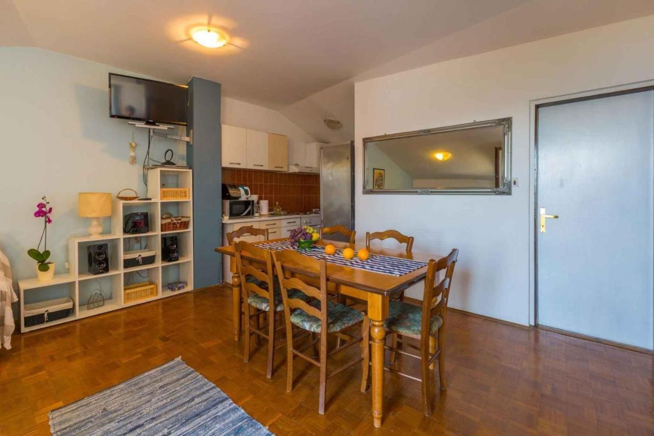 Apartment In Crikvenica 5600 Экстерьер фото